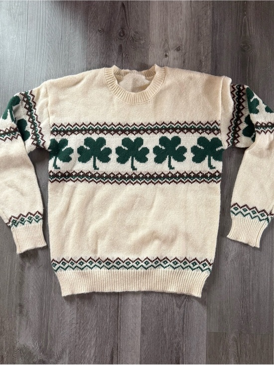 Other - Cream Shamrock Knit Sweater Size L